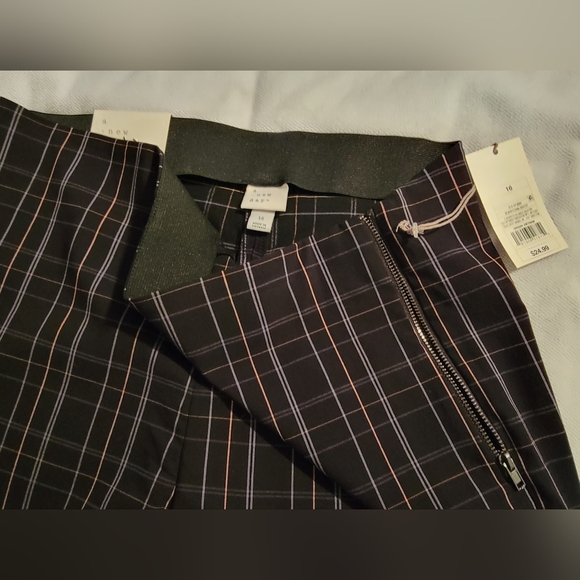 Target, Skinny Ankle Stretch Capri Size 16R - Picture 7 of 9